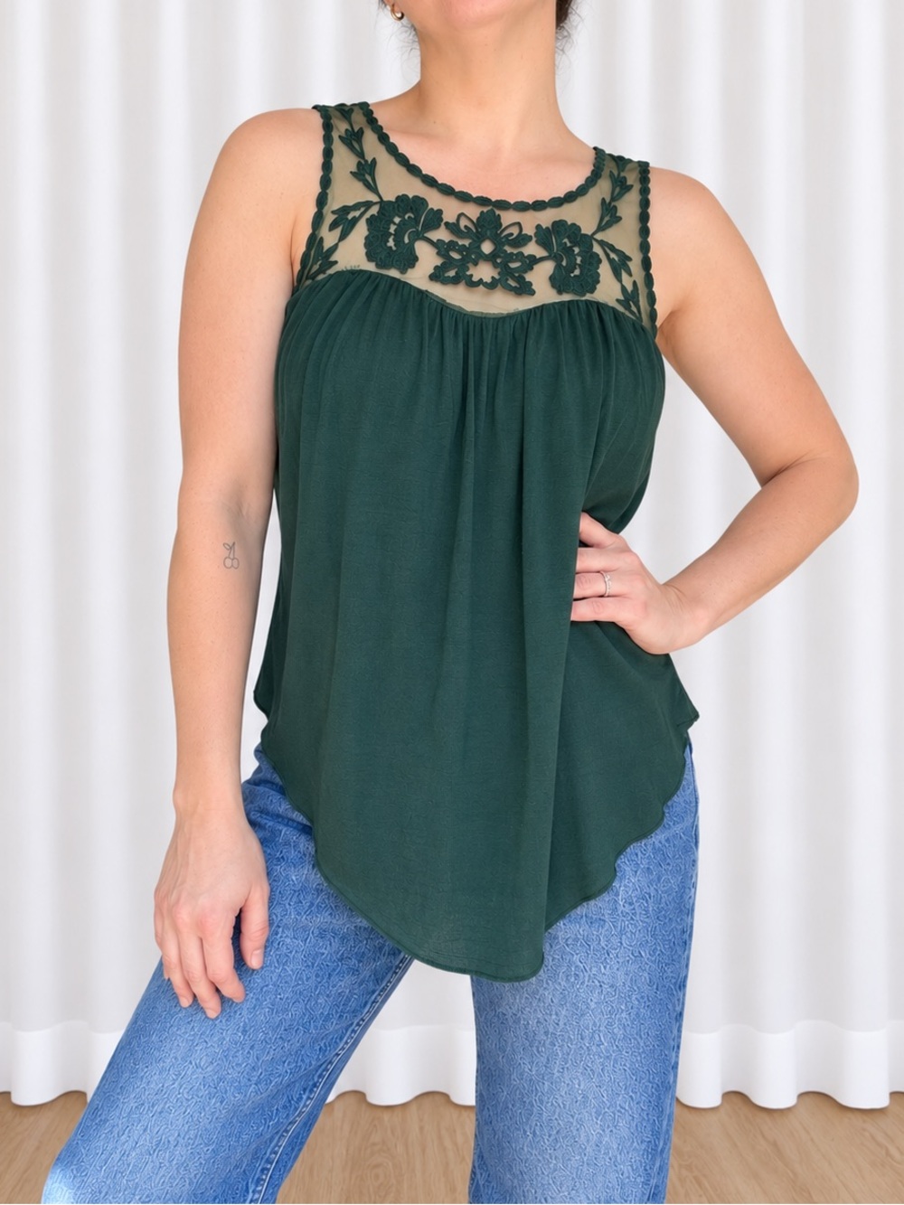 American Eagle Emerald Green Embroidered Mesh Lace Tank